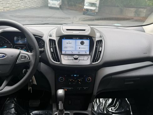 Used 2017 Ford Escape SE w/ Equipment Group 201A AWD/4WD image 19