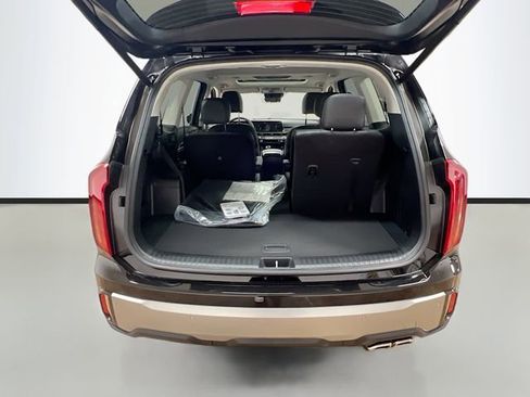 New 2025 Kia Telluride S image 29