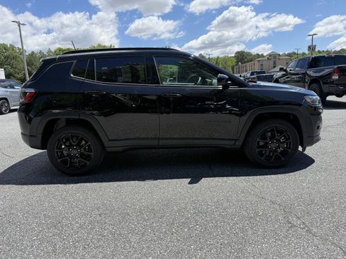 New 2026 Jeep Compass Latitude AWD/4WD image 9