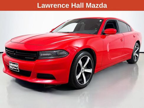 Used 2018 Dodge Charger SXT RWD image 1