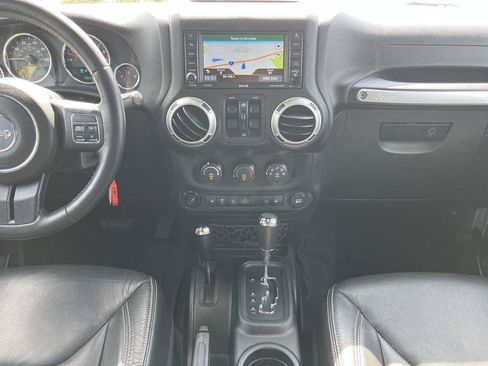 Used 2017 Jeep Wrangler Unlimited Sahara w/ Max Tow Package AWD/4WD image 14