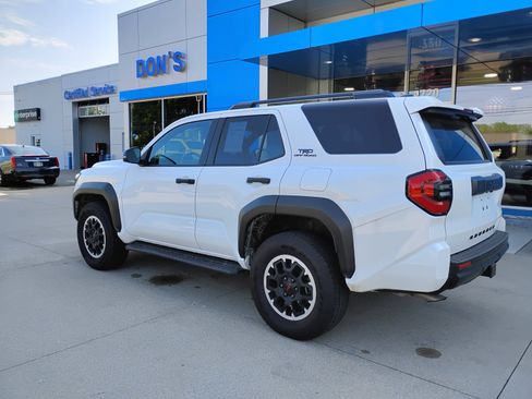 Used 2025 Toyota 4Runner TRD Off-Road AWD/4WD image 10