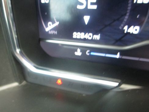 Used 2025 GMC Sierra 1500 AT4 w/ AT4 Premium Package AWD/4WD image 34