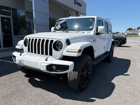 Certified 2022 Jeep Wrangler Unlimited Sahara AWD/4WD image 3