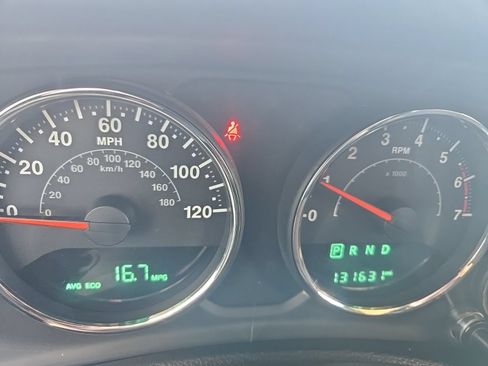 Used 2015 Jeep Wrangler Unlimited Sahara AWD/4WD image 17