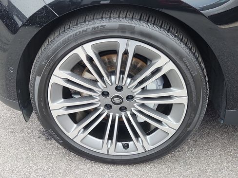 Used 2025 Land Rover Range Rover Sport SE image 10