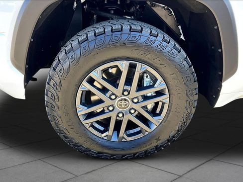 Used 2024 Toyota Tundra SR5 w/ SR5 Convenience Package image 11
