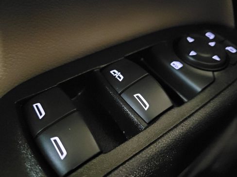 Used 2024 Chevrolet Equinox LS w/ LS Convenience Package FWD image 27