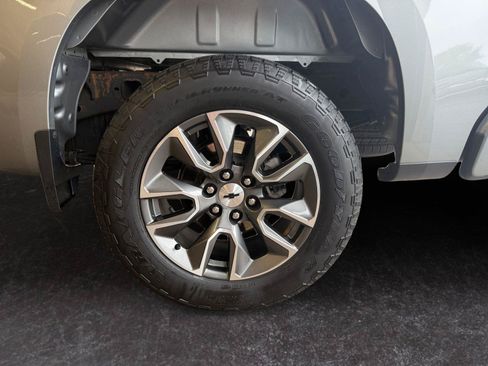 Used 2023 Chevrolet Silverado 1500 RST AWD/4WD image 15