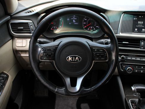 Used 2018 Kia Optima EX image 6