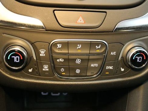 Used 2020 Chevrolet Equinox LT image 28