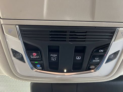 Used 2019 Acura RDX AWD w/ Advance Package image 30
