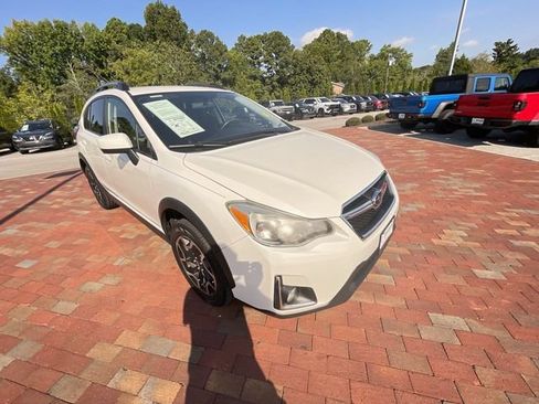 Used 2017 Subaru Crosstrek 2.0i Premium AWD/4WD image 35