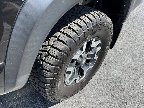 Used 2018 Toyota Tacoma TRD Off-Road AWD/4WD image 34