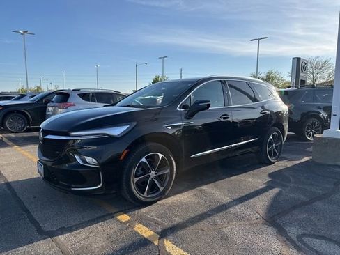 Used 2022 Buick Enclave Essence w/ Experience Buick Package AWD/4WD image 2