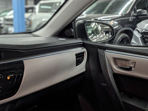 Used 2016 Toyota Corolla S image 20