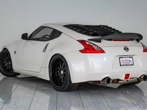 Used 2017 Nissan 370Z Touring Sport image 8
