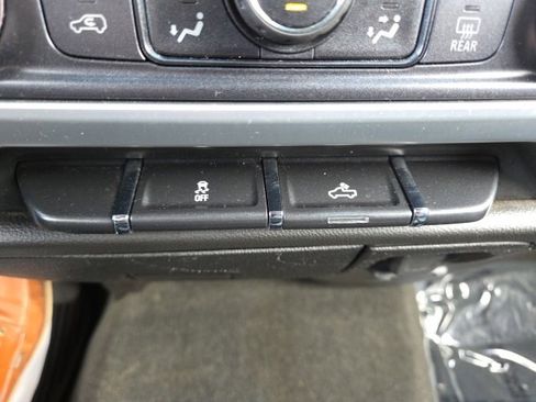 Used 2018 GMC Sierra 1500 SLE image 55