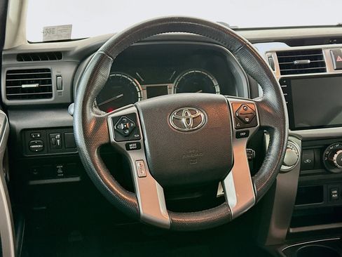 Used 2019 Toyota 4Runner SR5 AWD/4WD image 17