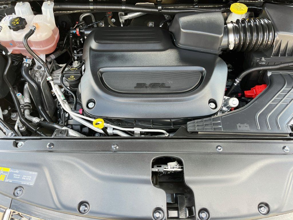 Used 2026 Chrysler Pacifica Select FWD image 30