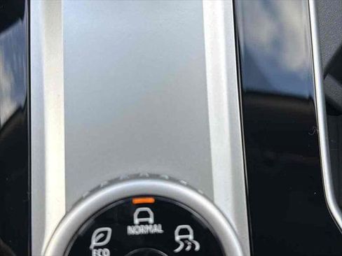 New 2026 Mitsubishi Outlander SE image 27