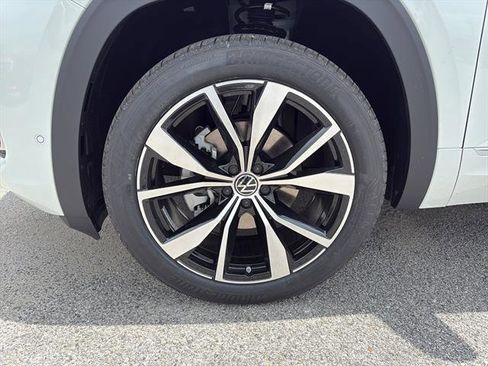New 2026 Volkswagen Atlas SEL Premium R-Line AWD/4WD image 9
