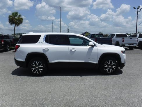 Used 2022 GMC Acadia SLE w/ LPO, Floor Liner Package FWD image 3