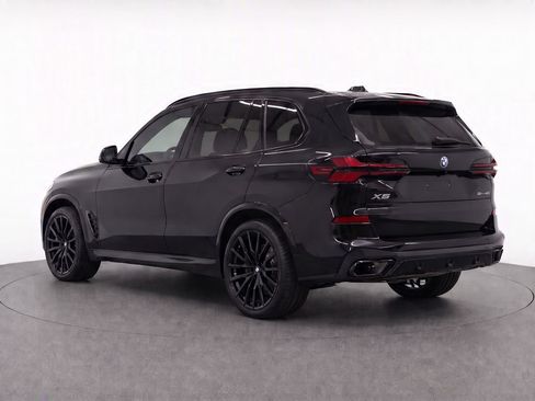 Certified 2024 BMW X5 sDrive40i w/ Executive Package RWD image 5