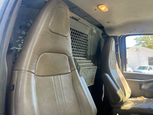 Used 2017 Chevrolet Express 2500 RWD image 22