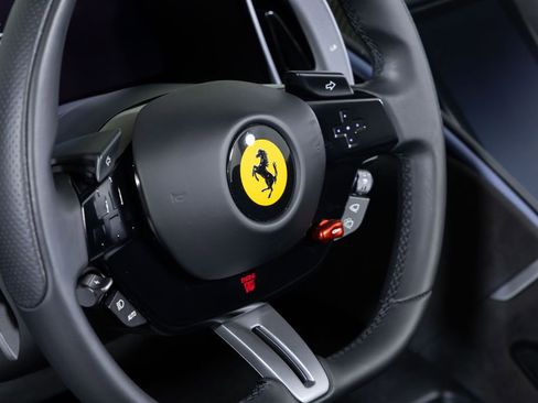 Used 2024 Ferrari Roma Spider image 31