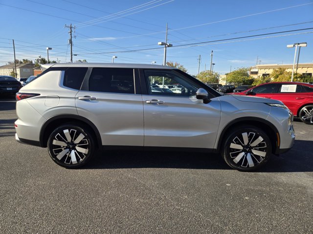 Used 2025 Mitsubishi Outlander SE AWD/4WD image 5