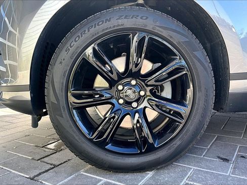 Used 2023 Land Rover Range Rover Velar S image 9