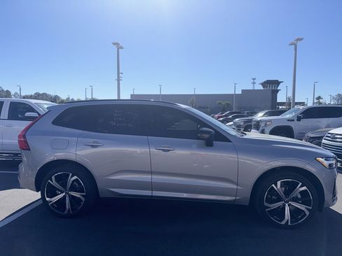 Used 2023 Volvo XC60 B5 Ultimate w/ Climate Package image 2