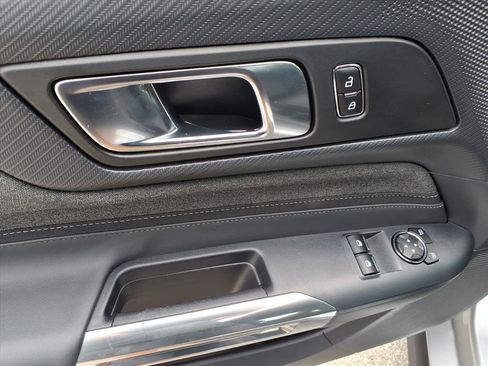 Used 2025 Ford Mustang Coupe RWD image 17