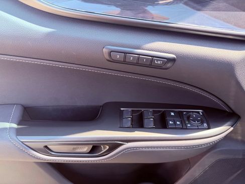 Certified 2025 Lexus NX 250 FWD w/ Accessory Package (Z1) image 18