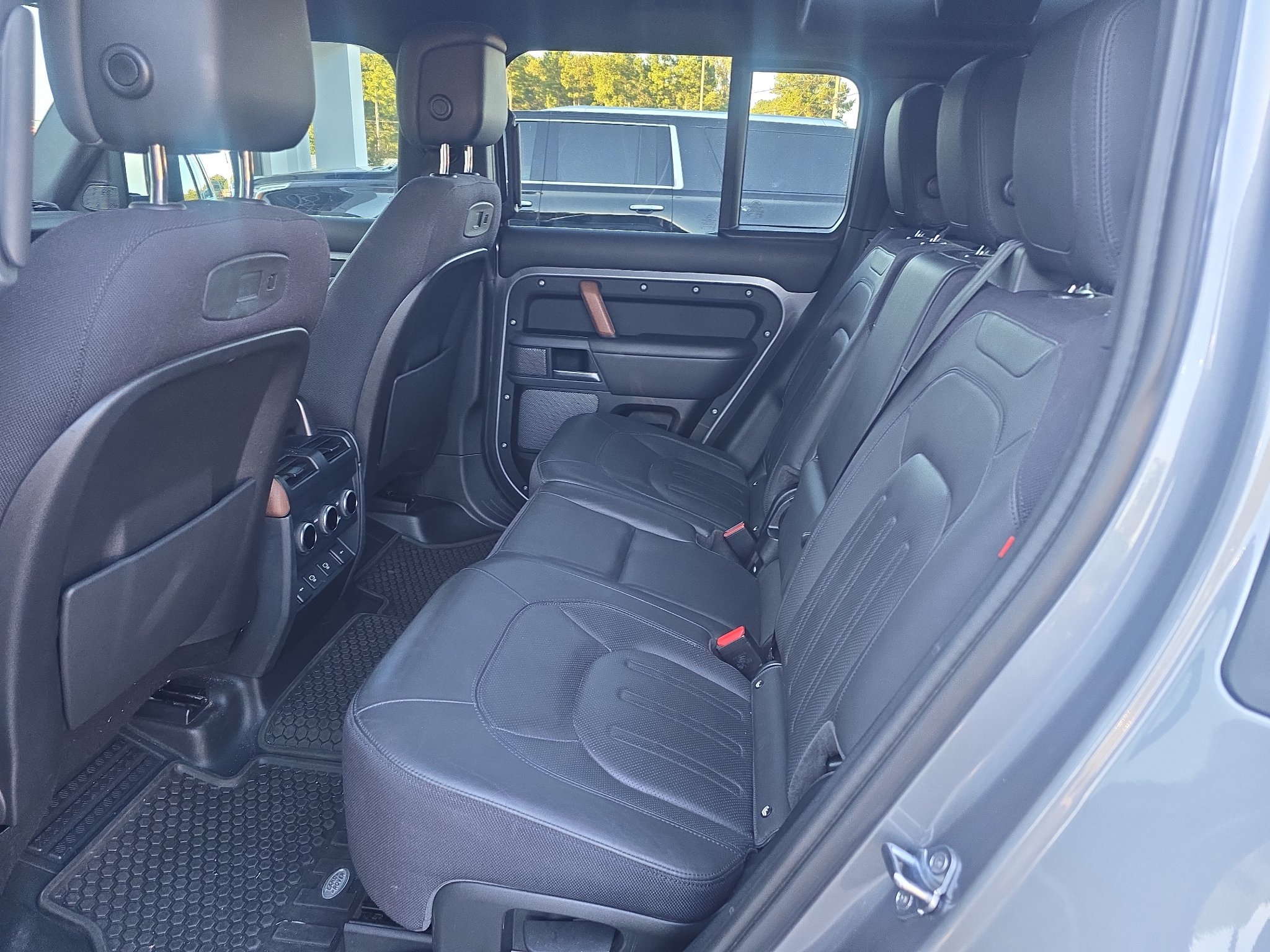 Used 2021 Land Rover Defender 110 X AWD/4WD image 4