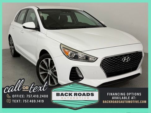 Used 2020 Hyundai Elantra GT image 1