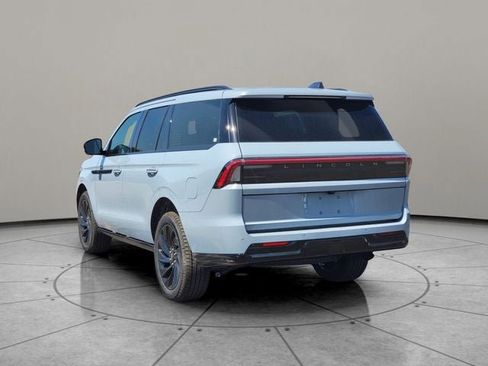 New 2026 Lincoln Navigator Reserve AWD/4WD image 10