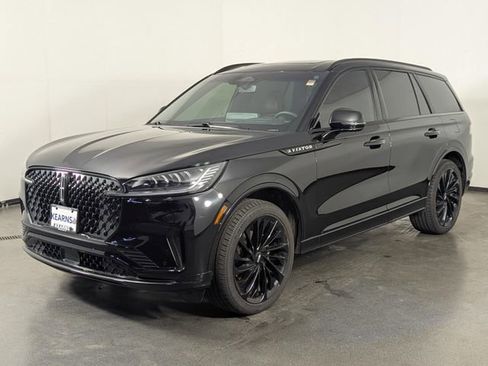 Used 2025 Lincoln Aviator Reserve w/ Jet Appearance Package image 4