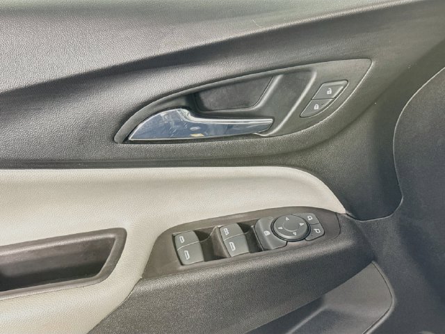Used 2021 Chevrolet Equinox LS w/ LPO, Blackout Package AWD/4WD image 23