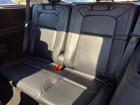 New 2025 Lincoln Aviator Reserve w/ Luxury Package RWD image 12