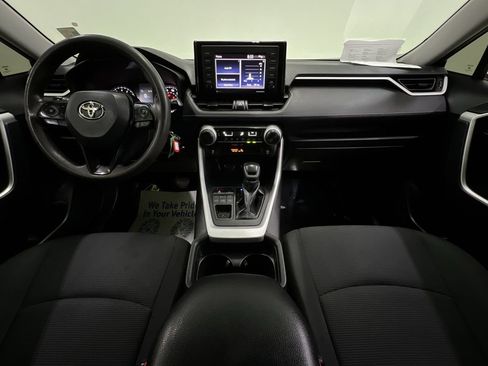 Used 2021 Toyota RAV4 LE AWD/4WD image 18