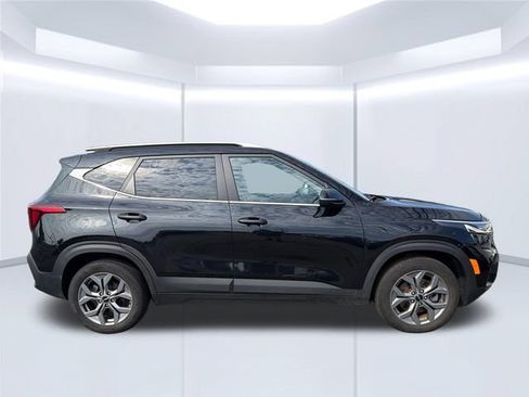 Used 2024 Kia Seltos S AWD/4WD image 6