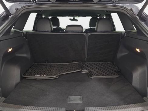 Used 2021 Volkswagen Atlas Cross Sport SE image 32