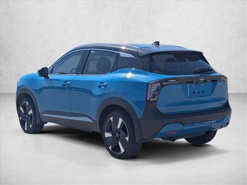 Used 2025 Nissan Kicks SR w/ SR Premium Package image 7