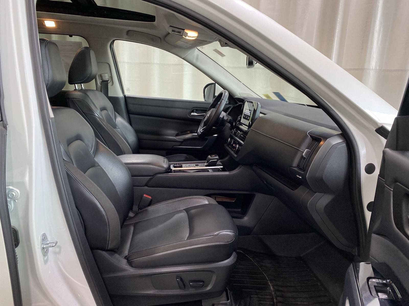 Used 2022 Nissan Pathfinder SL w/ SL Premium Package AWD/4WD image 10