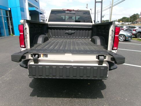 New 2026 Chevrolet Silverado 2500 ZR2 AWD/4WD image 6