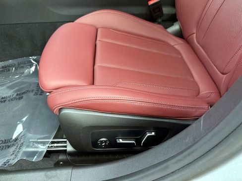 Used 2026 BMW 330i Sedan RWD image 18