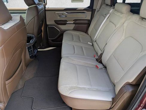 Used 2019 RAM 1500 Laramie AWD/4WD image 17