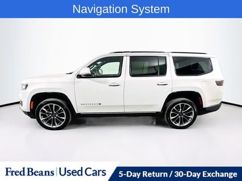 Used 2022 Jeep Wagoneer Series III w/ Premium Group I AWD/4WD image 5